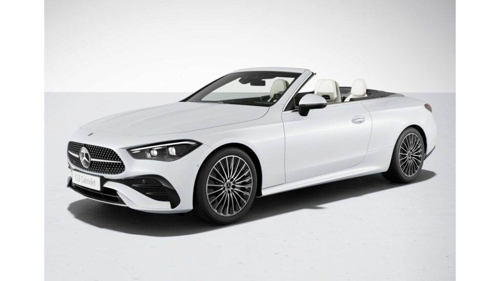 Mercedes-Benz CLE 450 4MATIC Cabriolet (2025) predstavuje dokonalú kombináciu luxusu, výkonu a štýlu, ktorá sa nezľakne ani najnáročnejších požiadaviek. S elegantným dizajnom a otvorenou karosériou tento model ponúka jedinečný zážitok z jazdy pod holým nebom. Svojím výrazným vzhľadom, hladkými líniami a prvotriednymi detailmi si okamžite získava pozornosť. Pohon všetkých štyroch kolies 4MATIC zabezpečuje výbornú trakciu a stabilitu aj pri jazde na náročnejších cestách, čo robí z tohto kabrioletu nielen estetickú, ale aj praktickú voľbu.