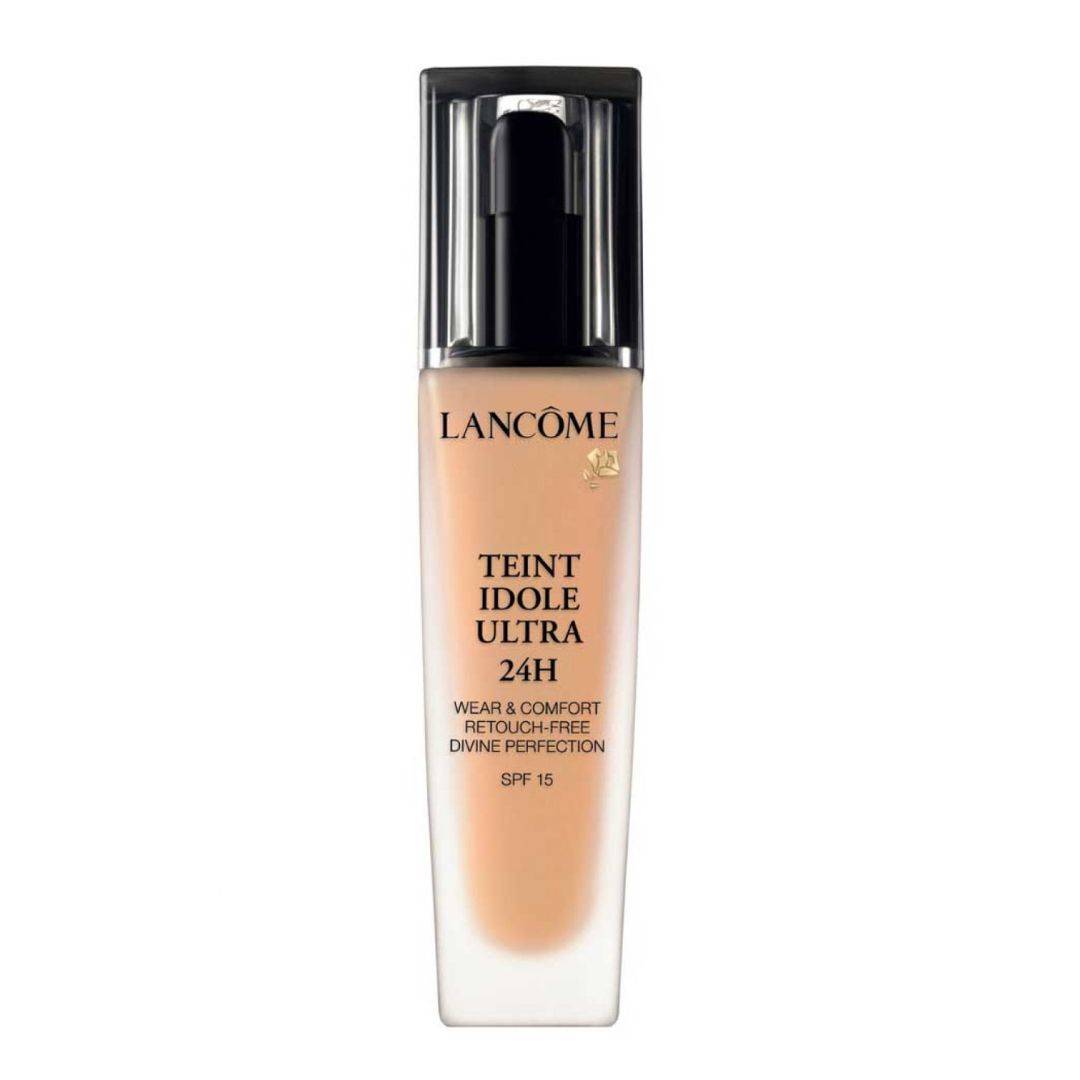 Lancôme Teint Idole Ultra Wear 24H je dlhodobá make-upová báza navrhnutá tak, aby poskytovala až 24 hodín trvajúce krytie s matným vzhľadom. Vďaka technológii AIRWEAR™ je tento make-up neuveriteľne ľahký a priedušný, čo umožňuje pleti dýchať počas celého dňa. Je obohatený o kyselinu hyalurónovú a vitamín E, ktoré prispievajú k hydratácii a ochrane pleti pred vonkajšími vplyvmi.